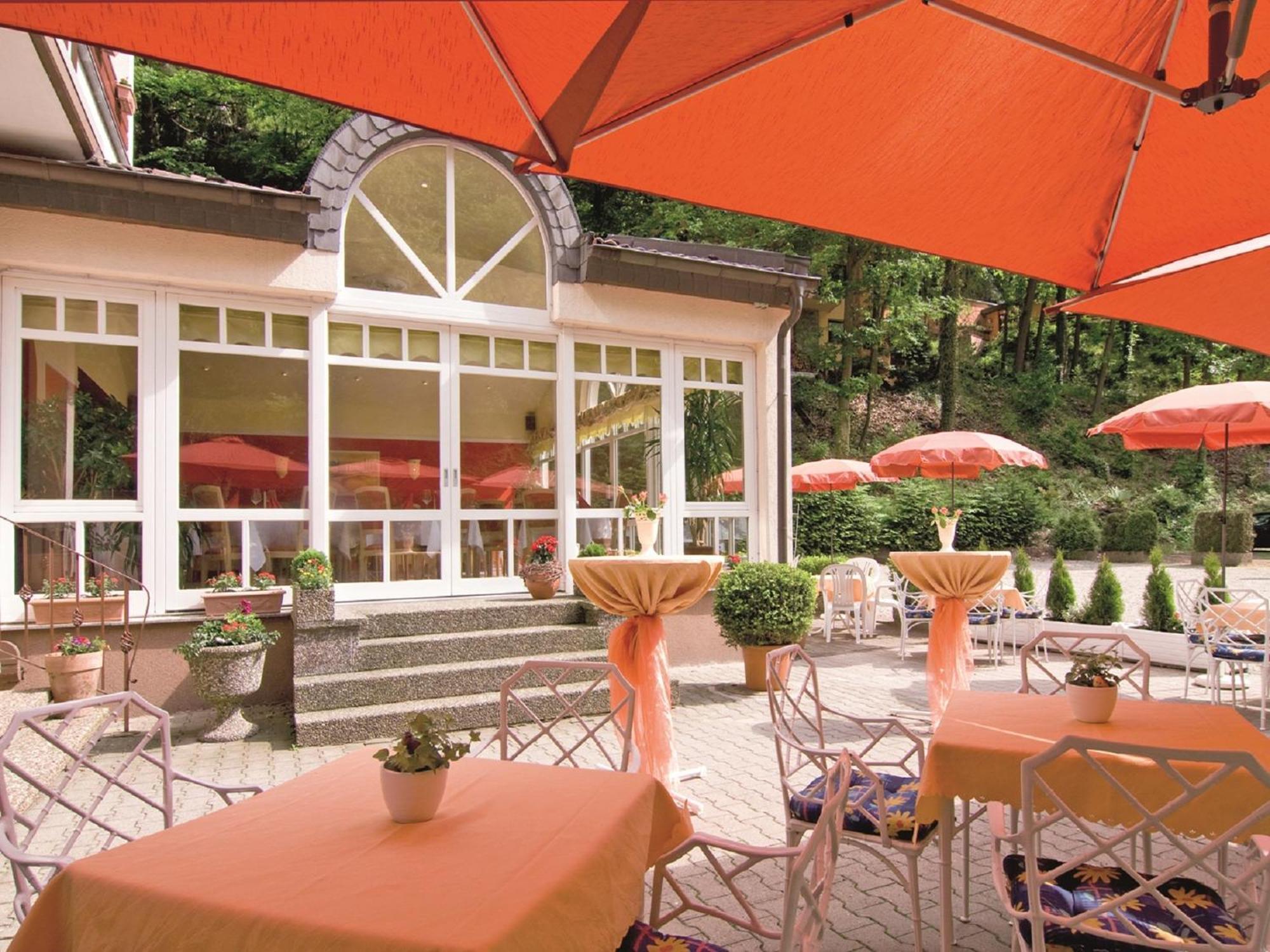 Hotel Goldbaechel Wachenheim an der Weinstrasse Exterior photo